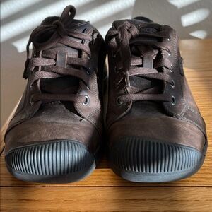 KEEN Toyah Women’s Dark Brown Hiking Shoes